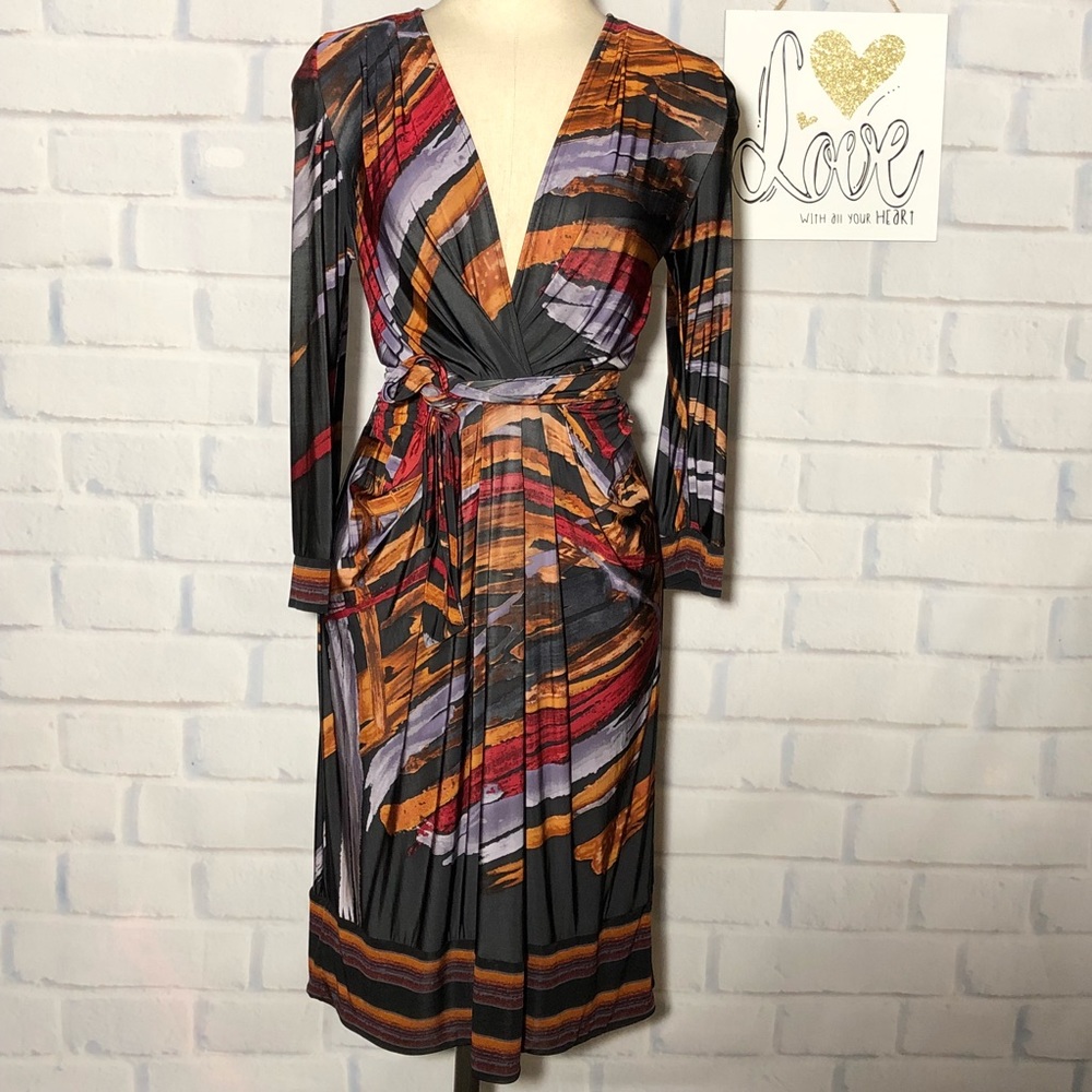 SOLD ‼️BCBG V-neckline, 3/4 sleeve dress